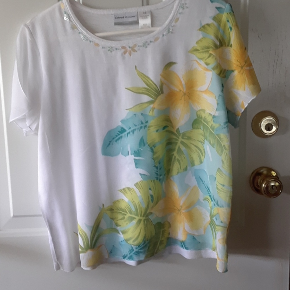 Tropical top